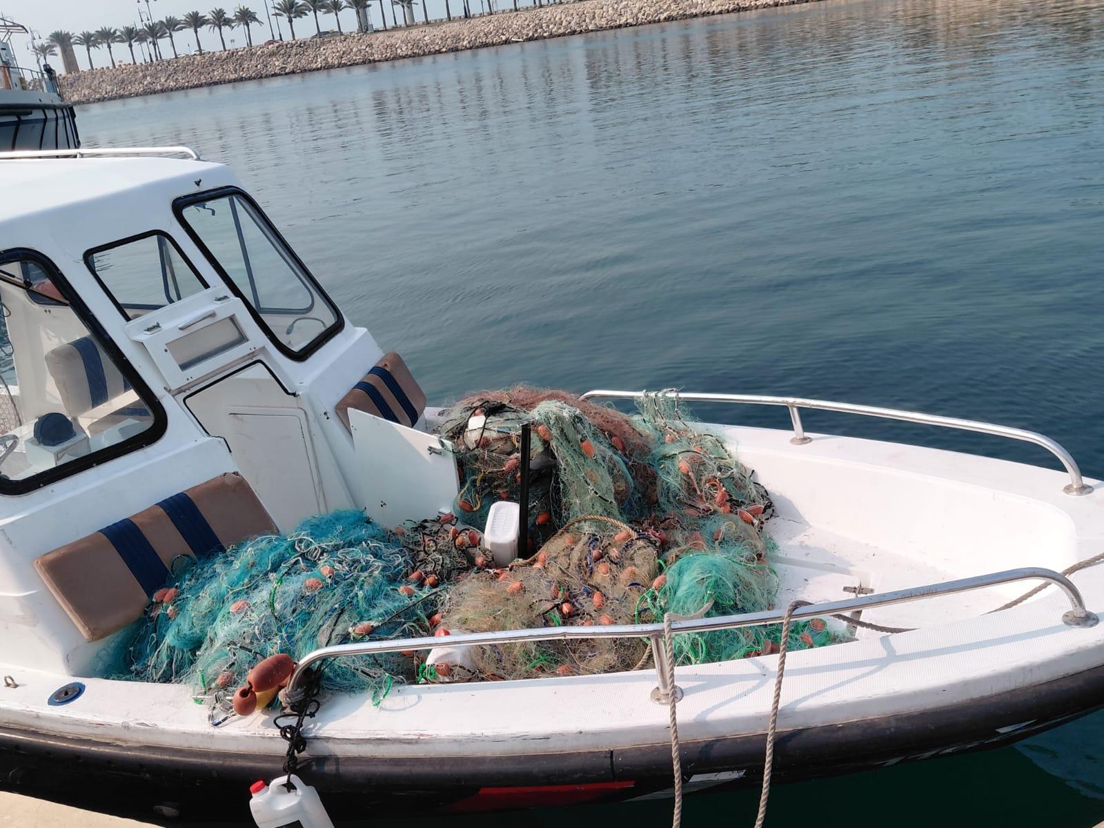 خفر السواحل يضبط 92 مصيدة بحرية وشباك صيد مخالفة ضمن جهود حماية البيئة البحرية<